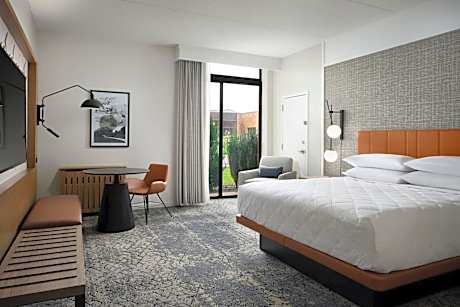 Sheraton Grand Rapids Airport Hotel