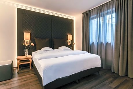 Suite with Garden View
