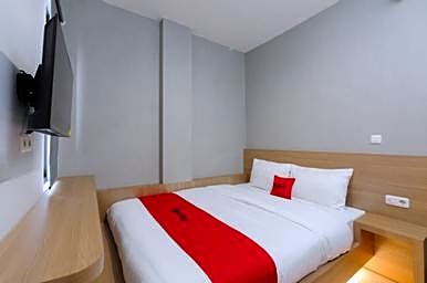 RedDoorz Plus @ Kedaton Lampung