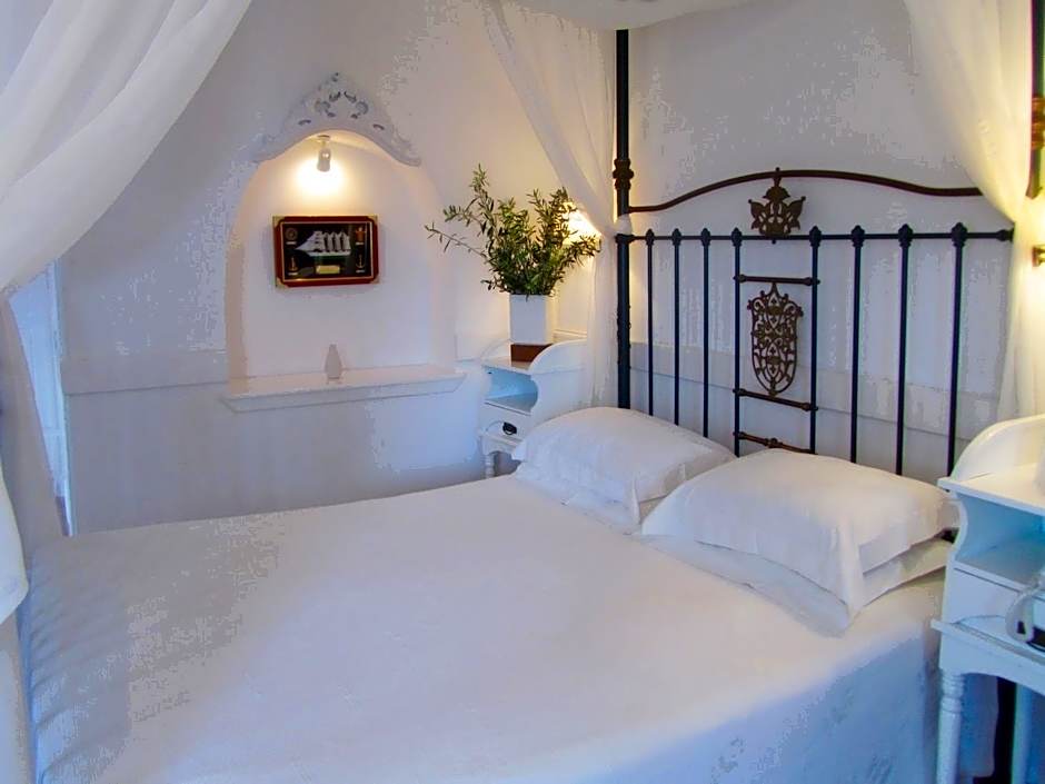 Porto Scoutari Romantic Hotel