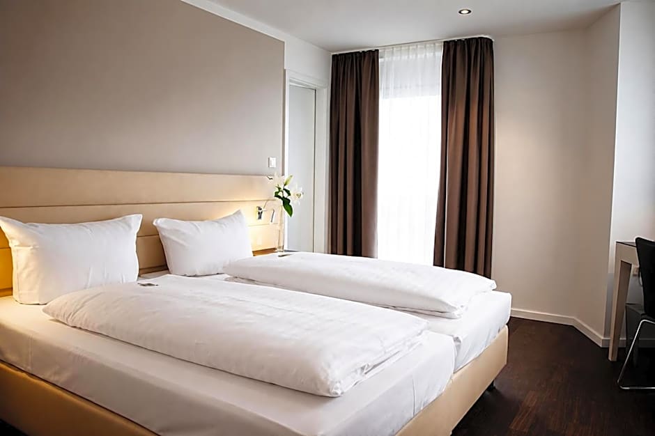 Manhattan Hotel