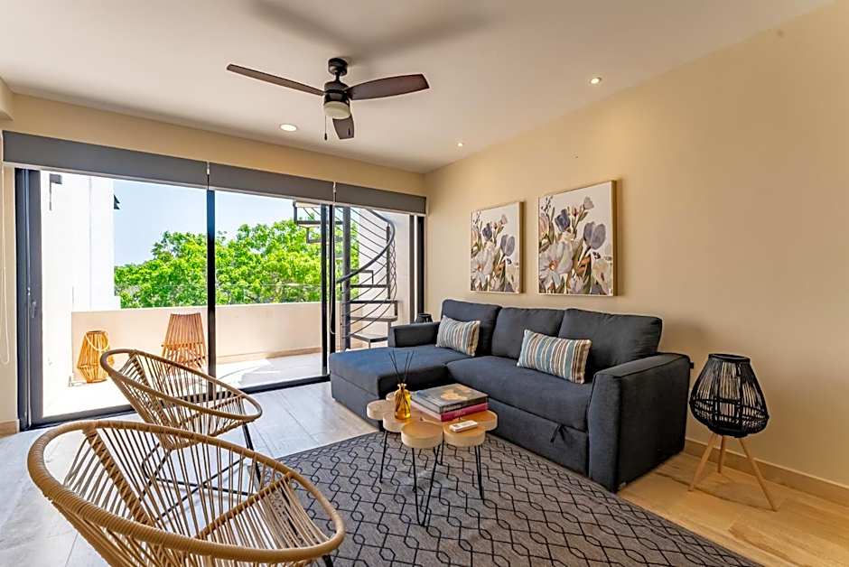 Luxury Apt Gym Jacuzzi WIFI Starlink