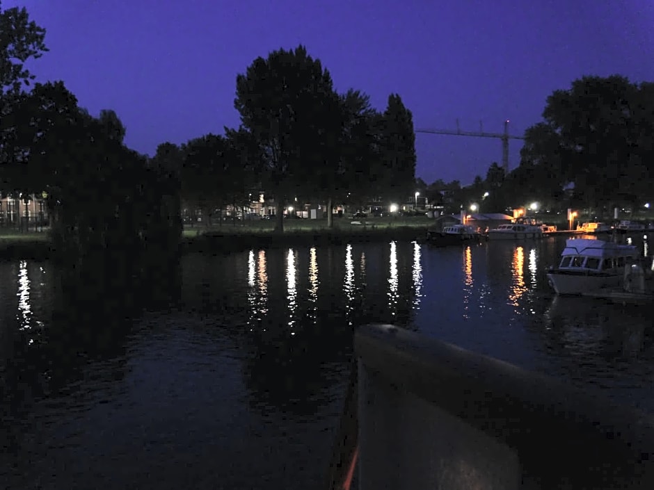 De Logeerboot Dordrecht