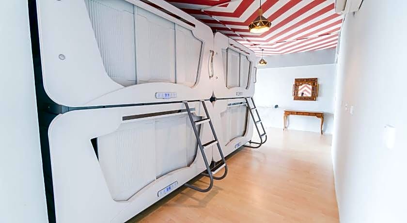 Seaview Capsule Hotel