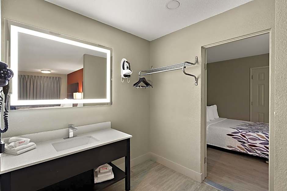 Red Roof Inn Redding