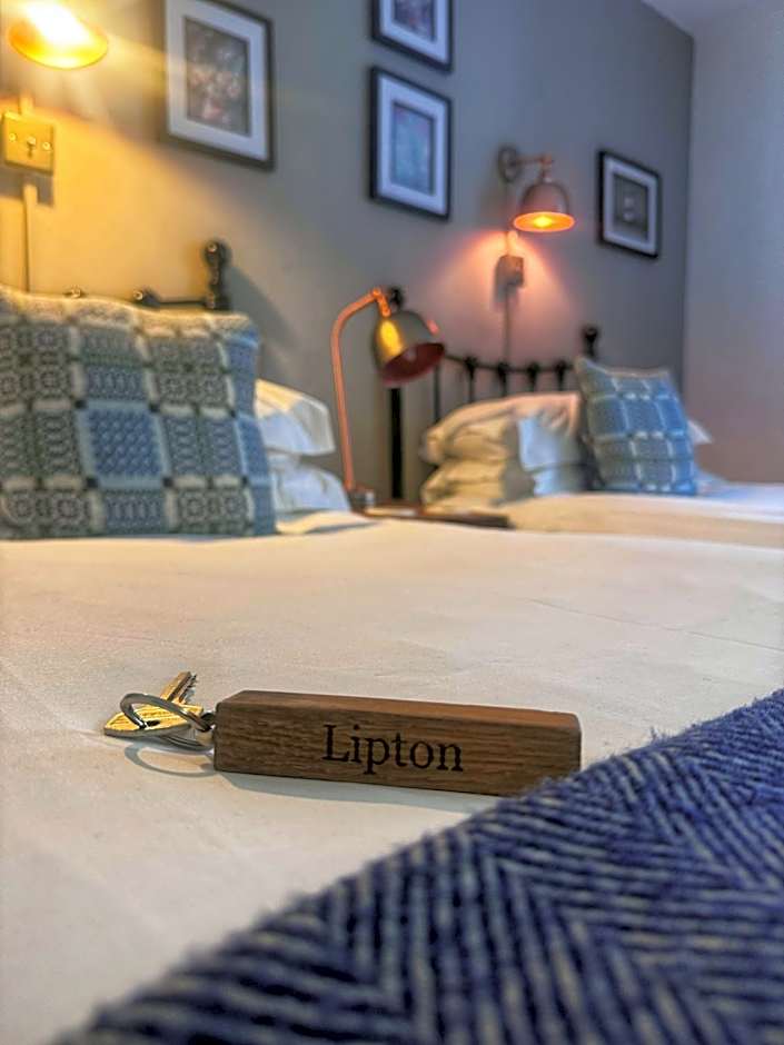 The Crown Aldbourne
