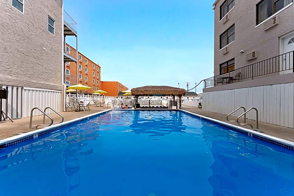 Oceanic Hotel & Barefoot Tiki Bar