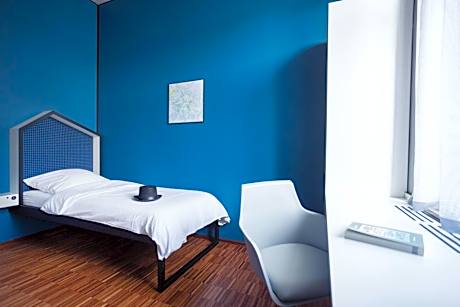 Single Room with Shared Bathroom