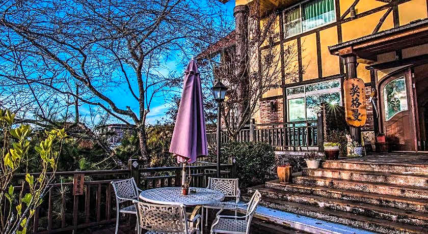 Egmont Mountain House