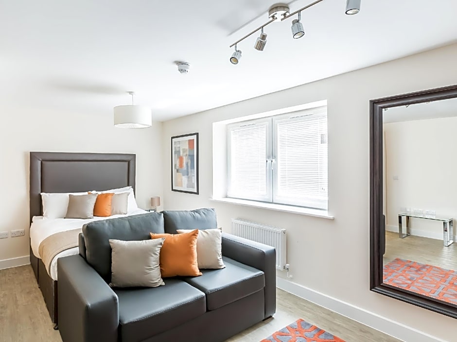 HOF Apartments Central Gate - Newbury