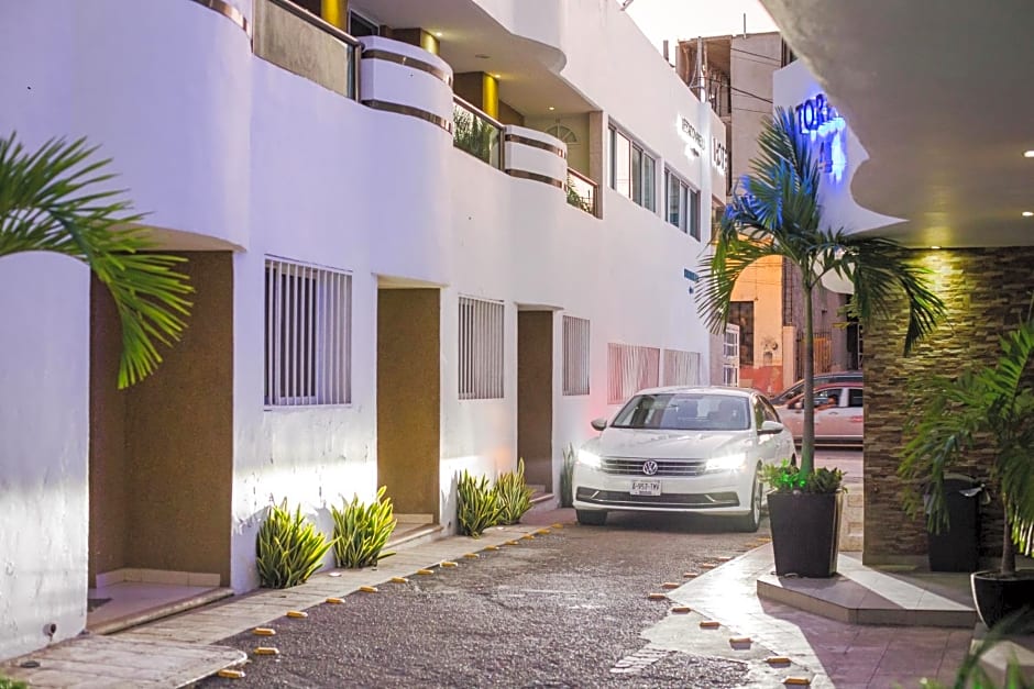 Hotel & Suites Country