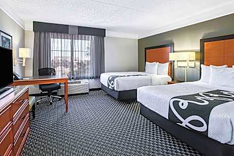 2 Full Beds Mobility/Hearing Impaired Accessible Room Non-Smoking