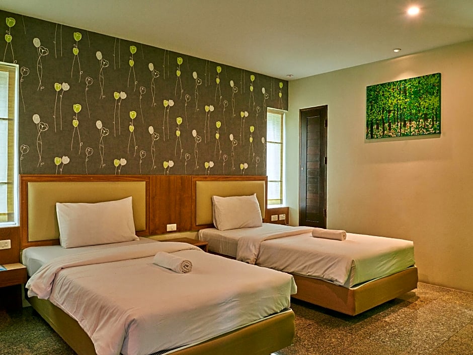 Phuket Ecozy Hotel
