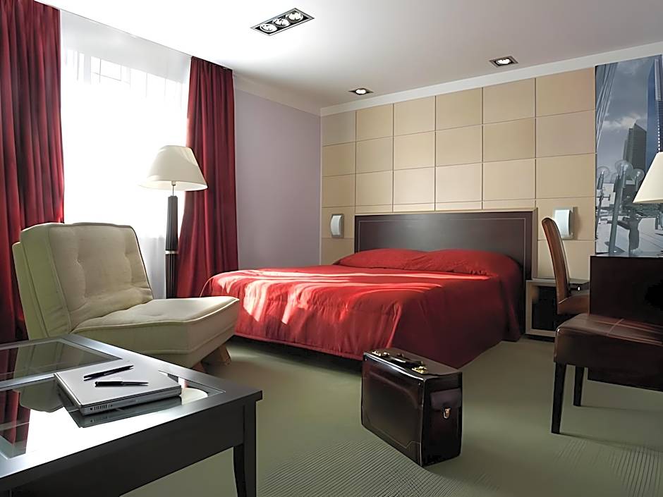 Cosmopolit Premier Art-Hotel