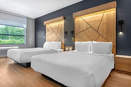 Standard Queen Room with Two Queen Beds - Non-Smoking