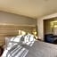 Holiday Inn Express Hotel & Suites Milwaukee Airport By IHG