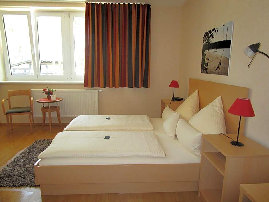 Bernsteinsee Hotel&Ferien