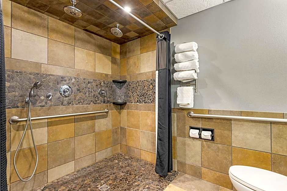 Best Western Plus Longbranch Hotel & Convention Center