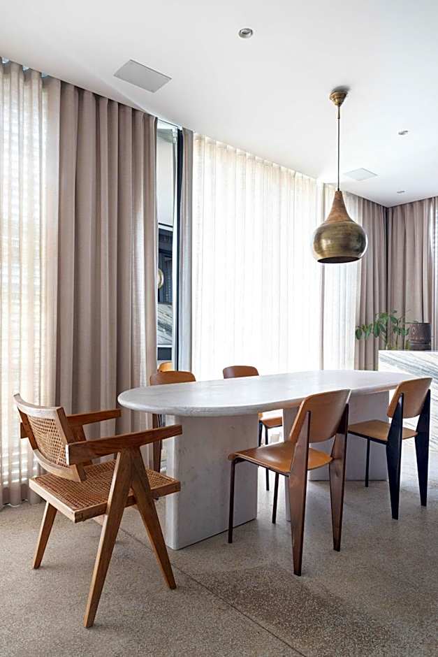 High Living Penthouse with Rooftop Pool