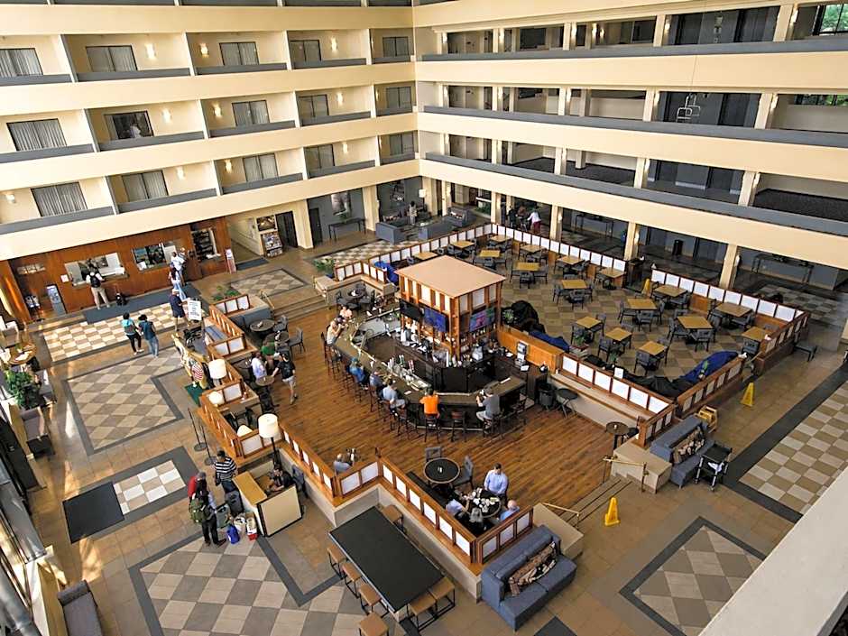 Atrium Hotel And Suites Dfw Airport