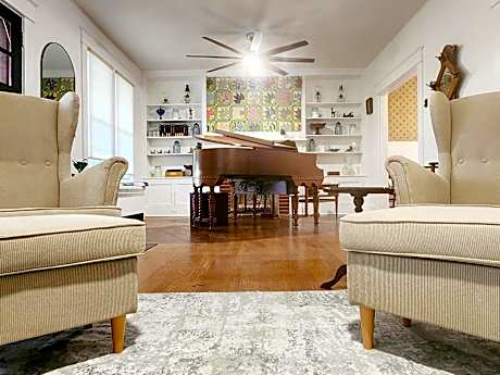Mayor's Large Family House Hot Tub Sleeps 16 Piano, 2 Kitchens, Ark 5 Mins