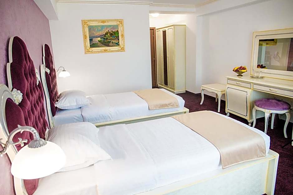 Royal Boutique Mangalia Breeze