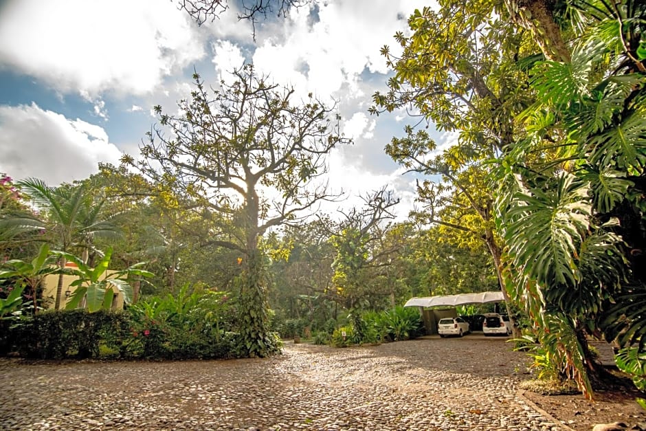 Htl & Villas Comala, alberca , parking, centricas, Petfriendly