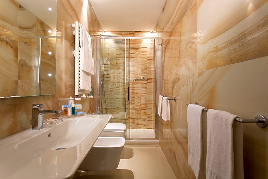 Stendhal Luxury Suites