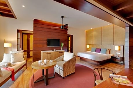 Luxury Pool Suite with Heated Pool
