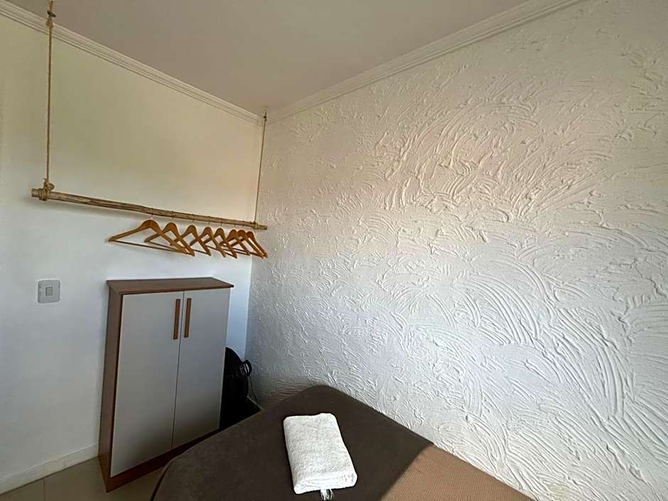 Casa completa a 70 m da praia dos ossos
