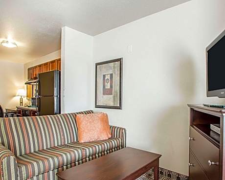 2 Queen Beds, Efficiency, Suite, Nonsmoking, Accessible, Upgrade