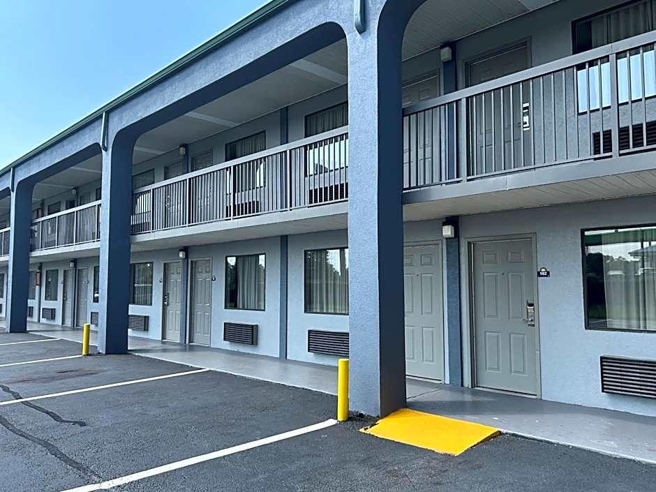 Days Inn by Wyndham Byron