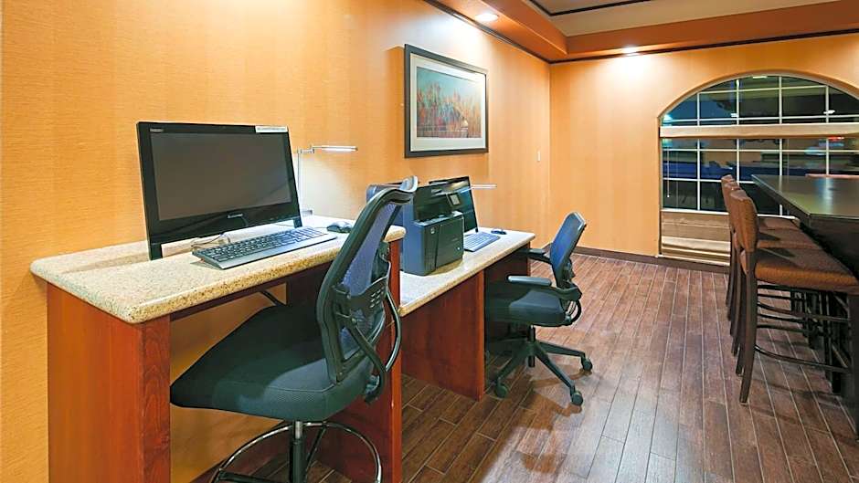 Best Western Plus Rama Inn & Suites