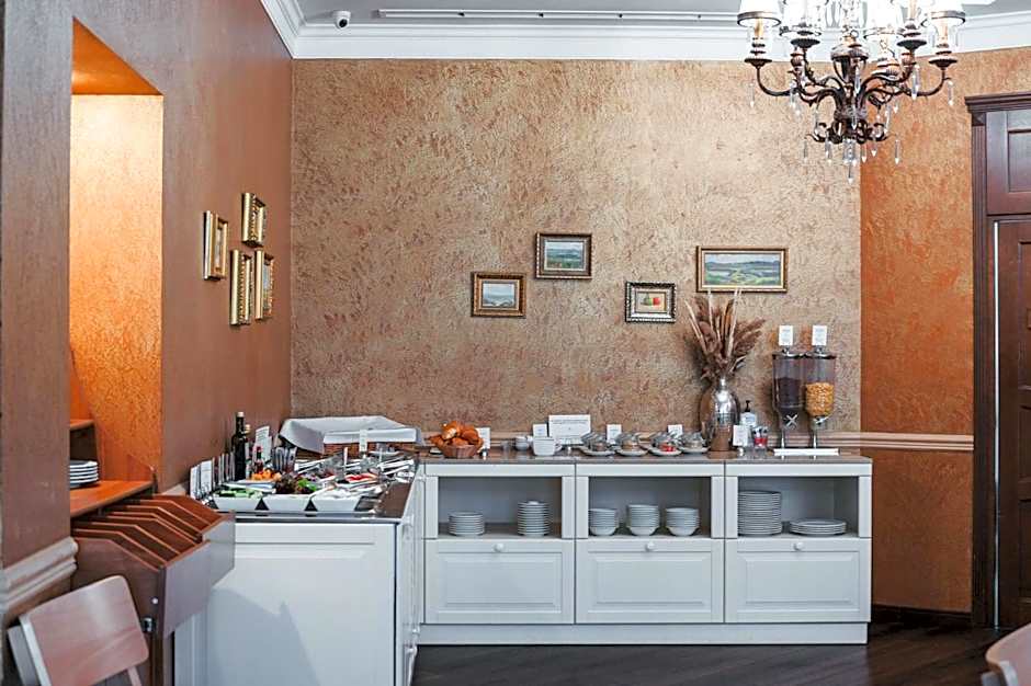 Alexandrovskiy Hotel