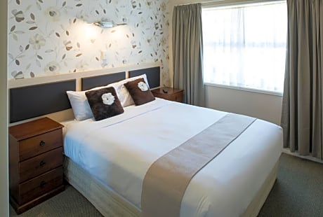 One-Bedroom Suite with Spa