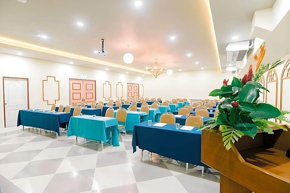 ROYAL PINEAPPLE HOTEL l a welcome to wealth and good fortune