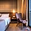 Metropole Urban Hotel