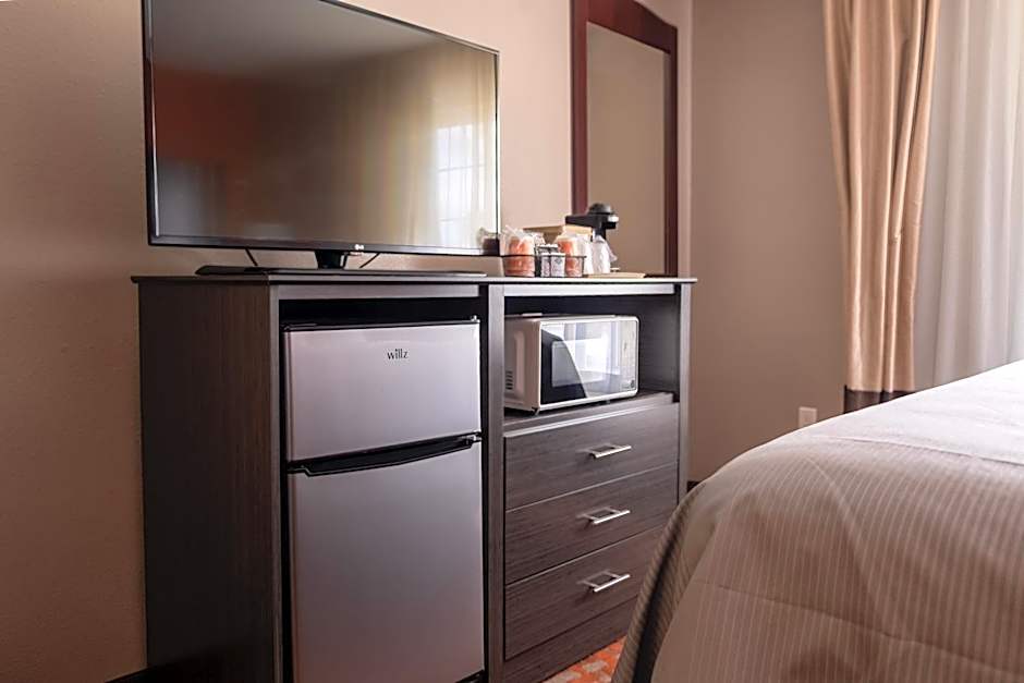 Quality Inn & Suites Fresno Northwest