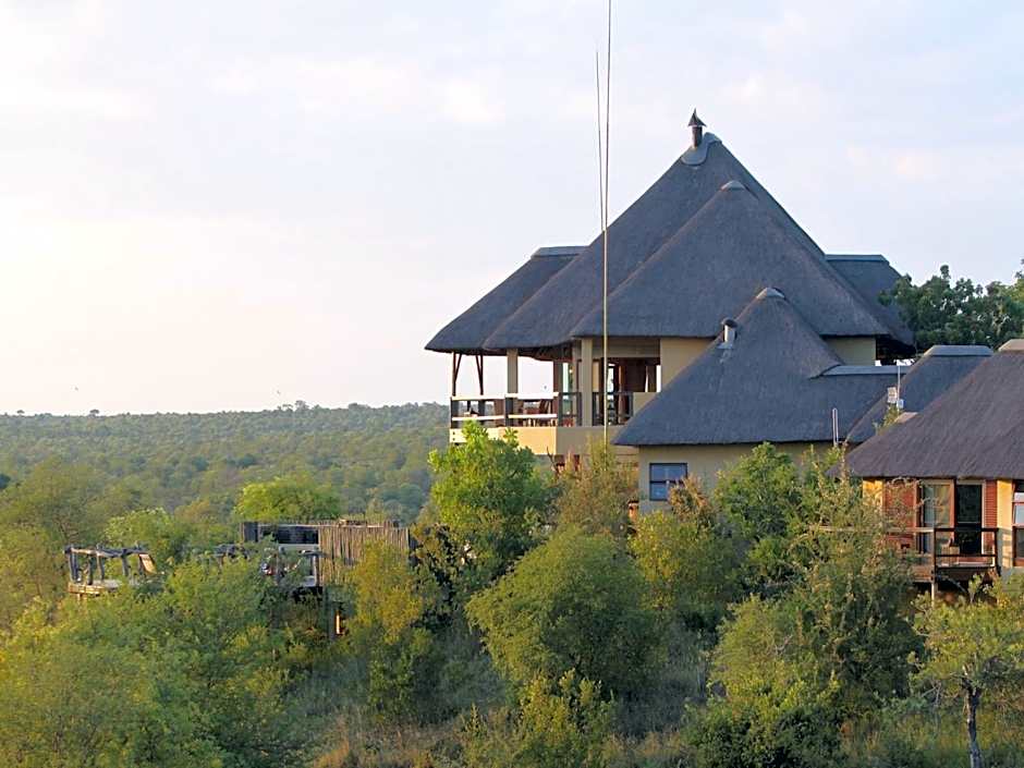 Makumu Private Game Lodge