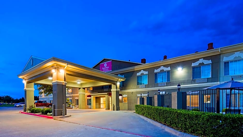 SureStay Plus Hotel by Best Western Mesquite