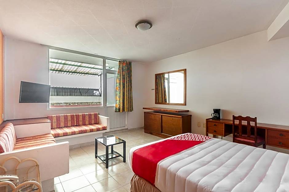 OYO Hotel Casa Blanca