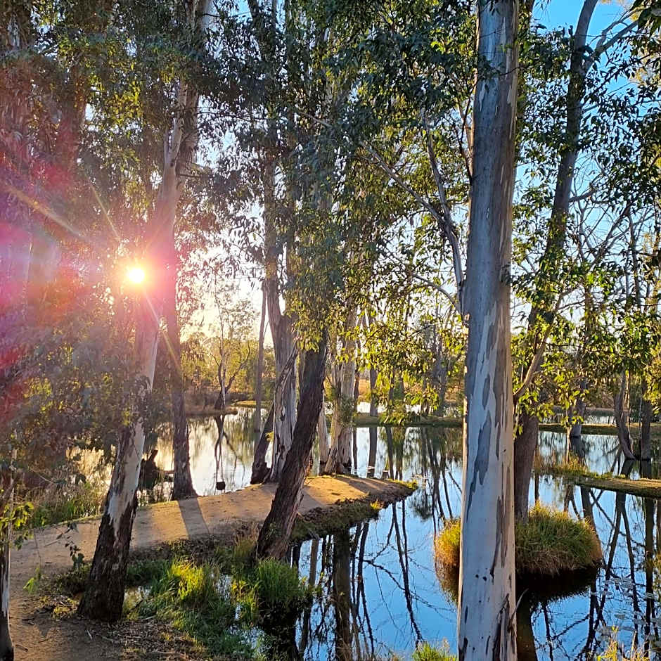 Bass Lake Country Lodge