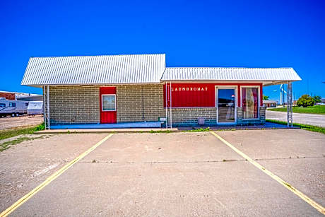 The Green Acre Motel by OYO La Crosse KS