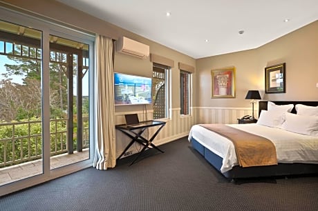 Room with Cliff View