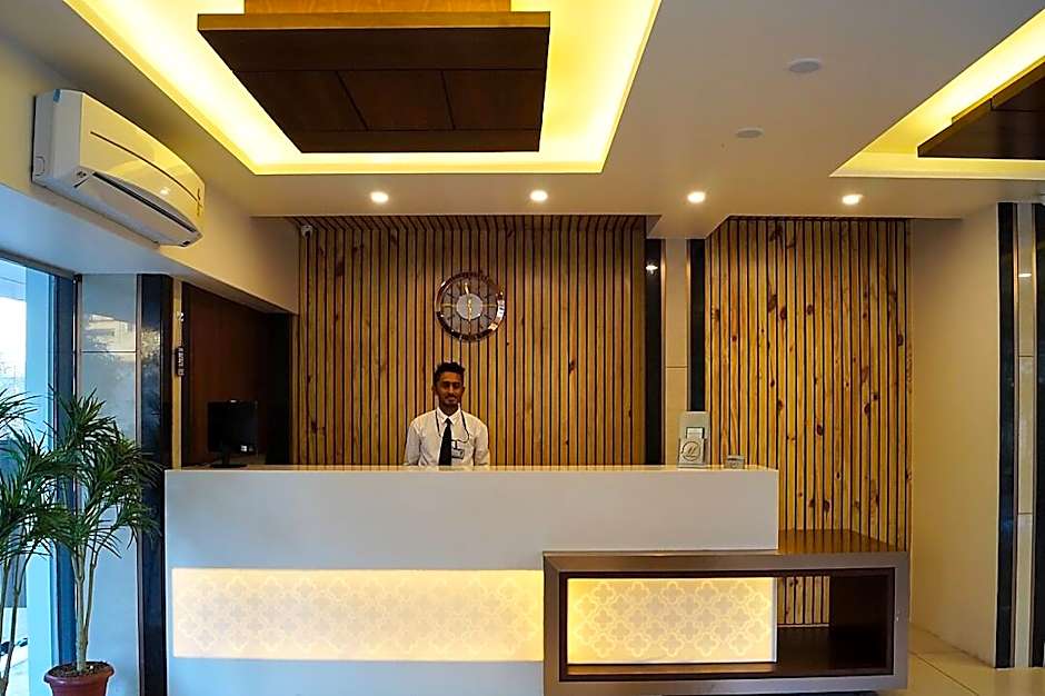 Hotel Midtown, Vadodara