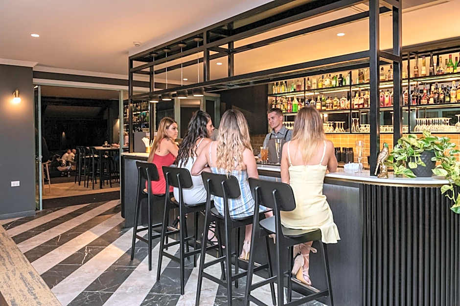 Burnett Riverside Hotel