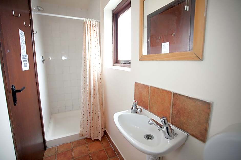 Aille River Tourist Hostel and Campsite Doolin