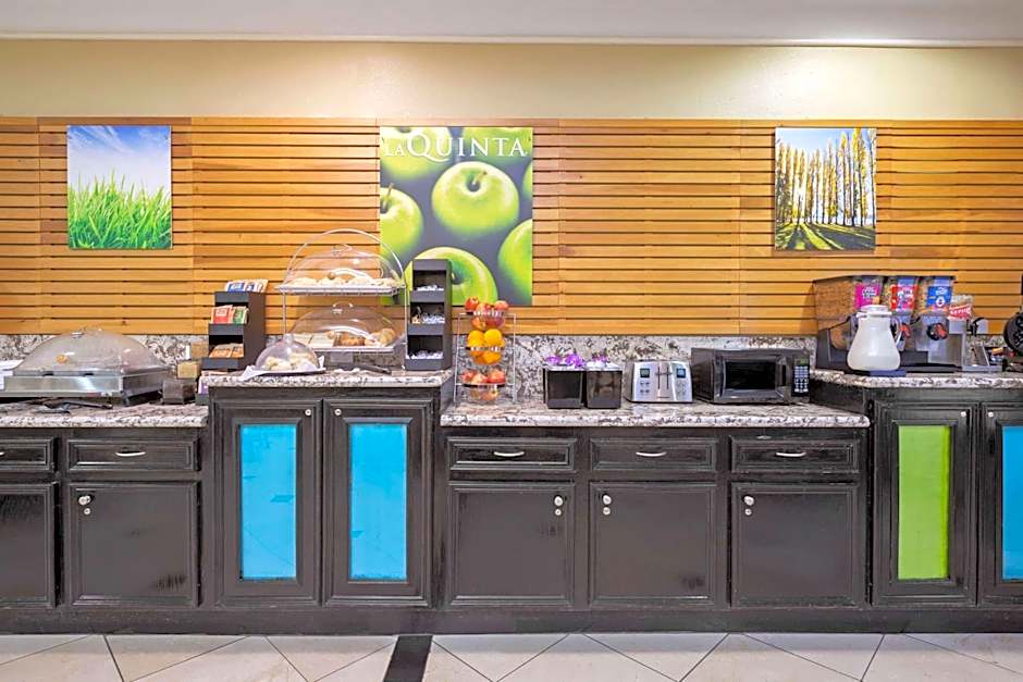 La Quinta Inn & Suites by Wyndham Pearland