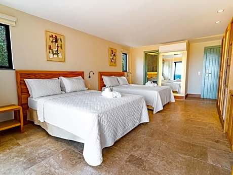 Quadruple Room with Sea View
