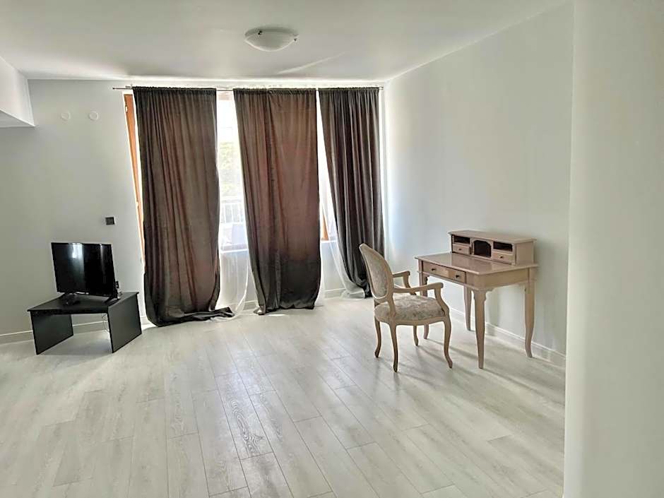 Continental Apartments